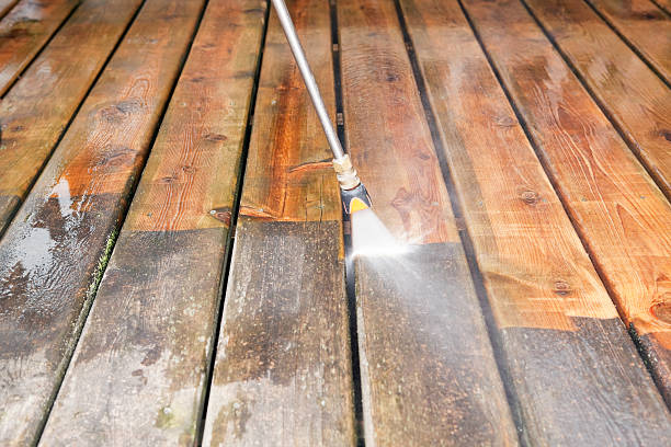 Best Pressure Washing Driveway  in Franklin Center, NJ