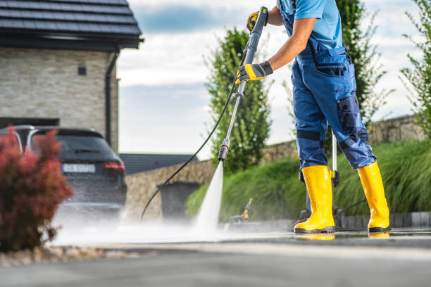 Best Deck Pressure Washing  in Franklin Center, NJ